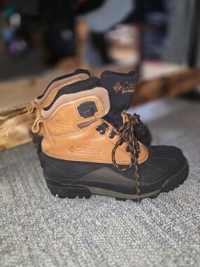 Columbia Womens Brown and Black Winter Hiking Boots